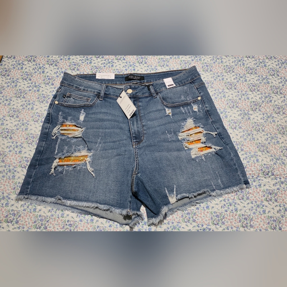 NWT Judy Blue Retro Groovy Patch Distressed Shorts